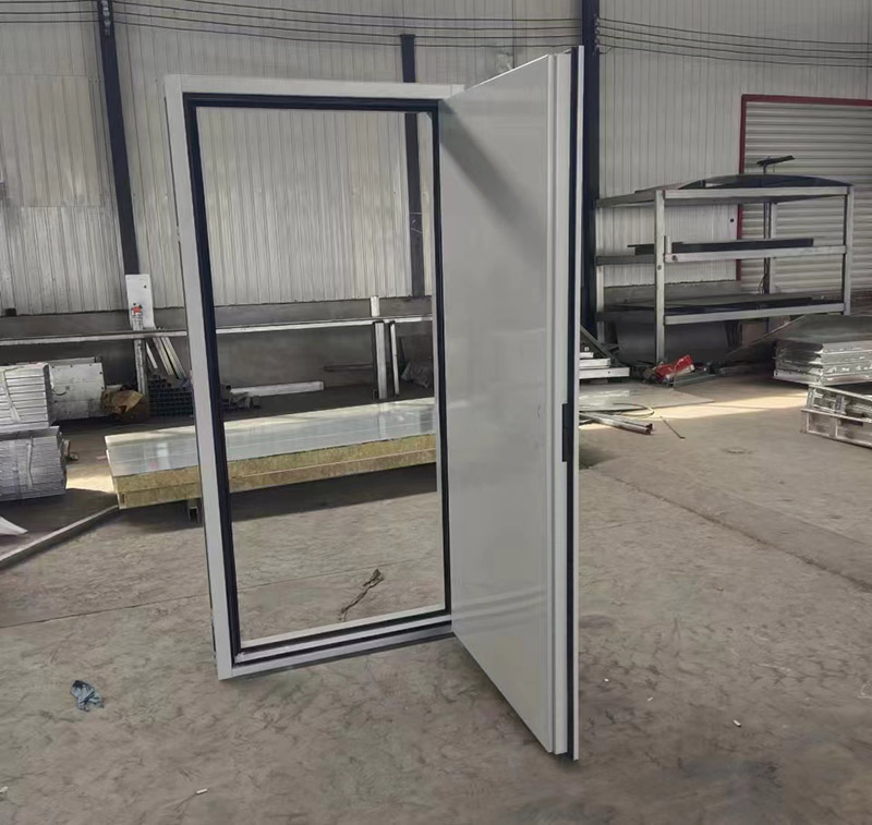 �����ܱ���